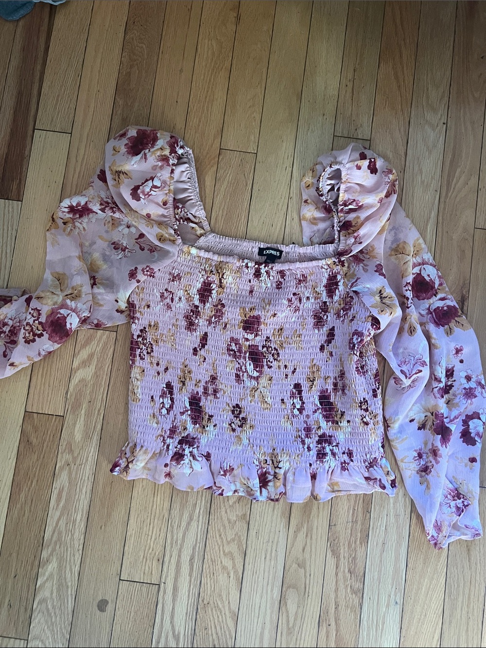 Express Pink Floral Smocked Puff Sleeve Crop Top